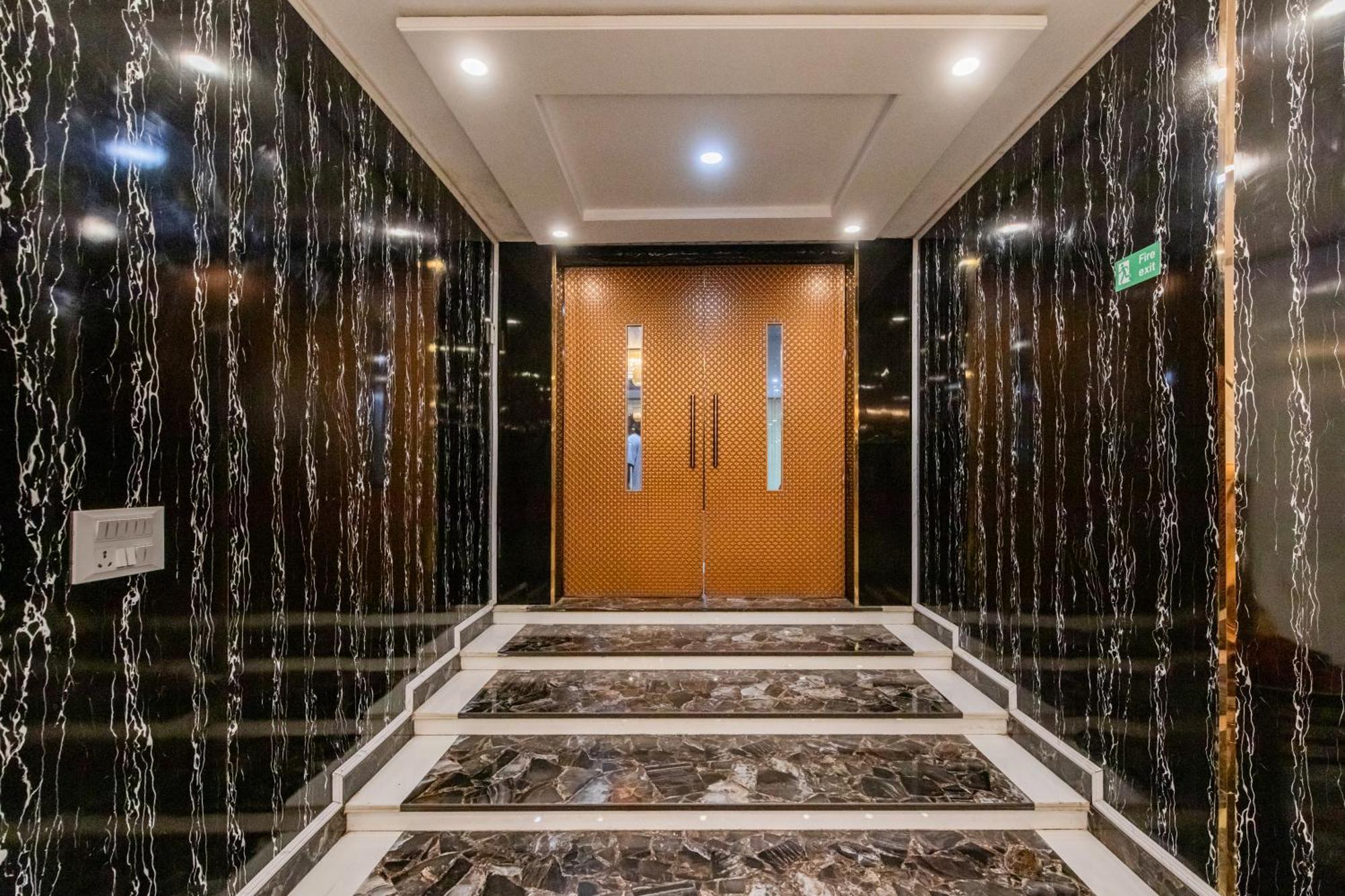 Foxoso Fiori Hotel جايبور المظهر الخارجي الصورة